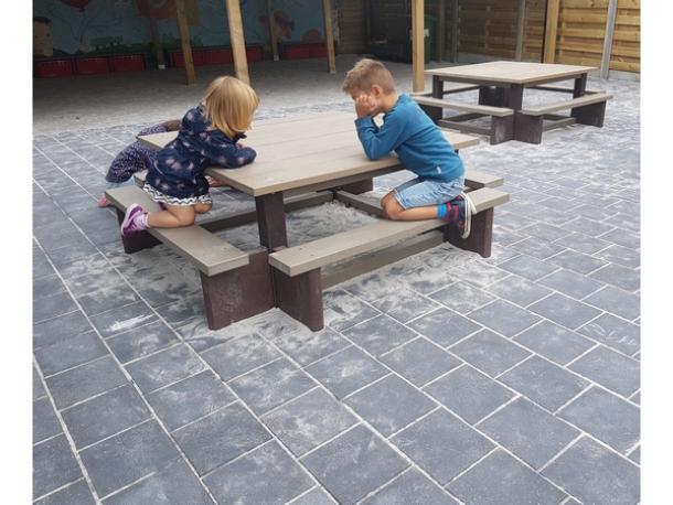 table pique nique carre gp39 haut69 en plastique recycle primaire/adulte