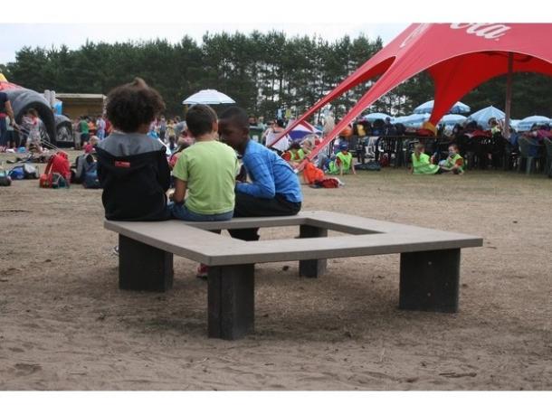 banc cube gp47 plastique recycle govaplast - h 44cm