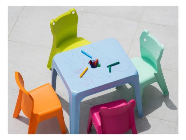 set 4 chaises + 1 table julieta interieur exterieur enfant