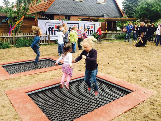 trampoline rectangle - 3 ans et +