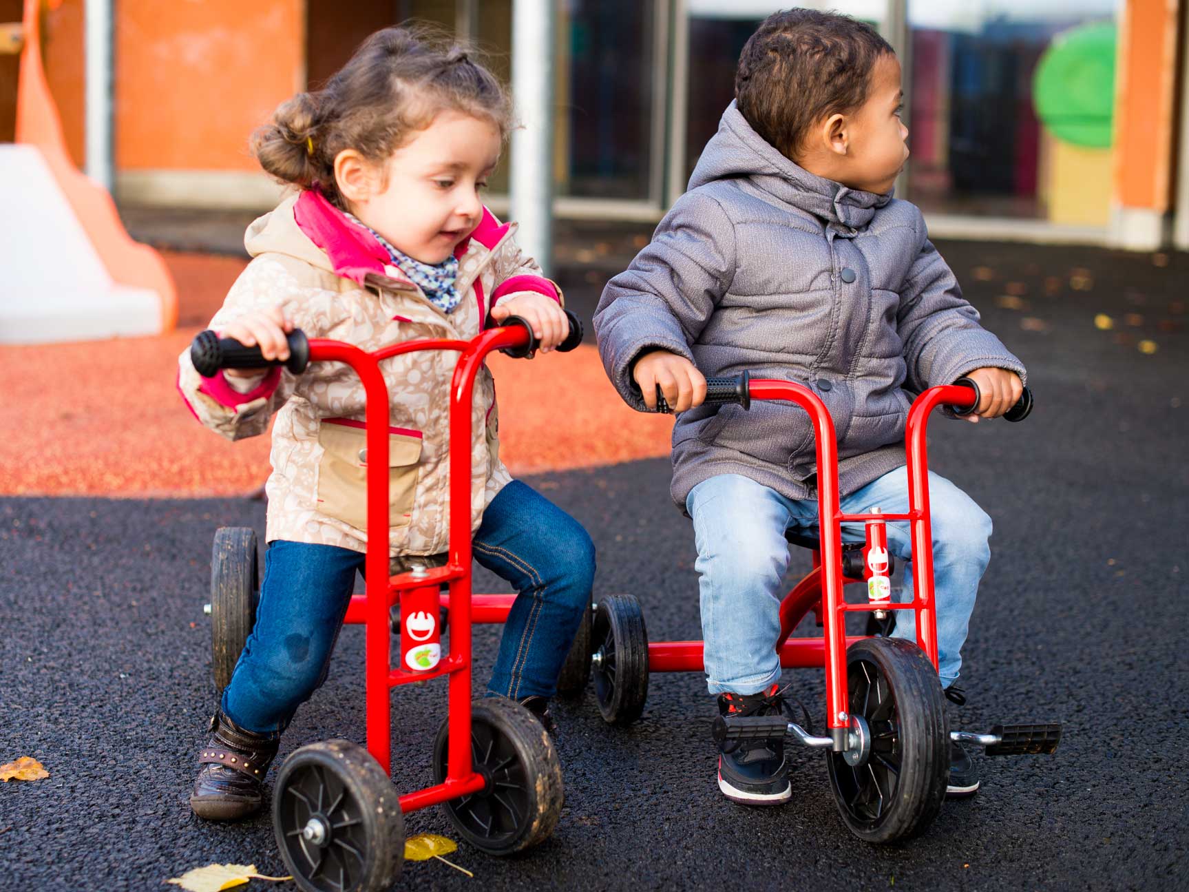 TRICYCLE A PEDALES MATERNELLE 2/5 ANS