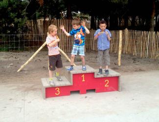 podium ecole en plastique recycle govaplast  gp42