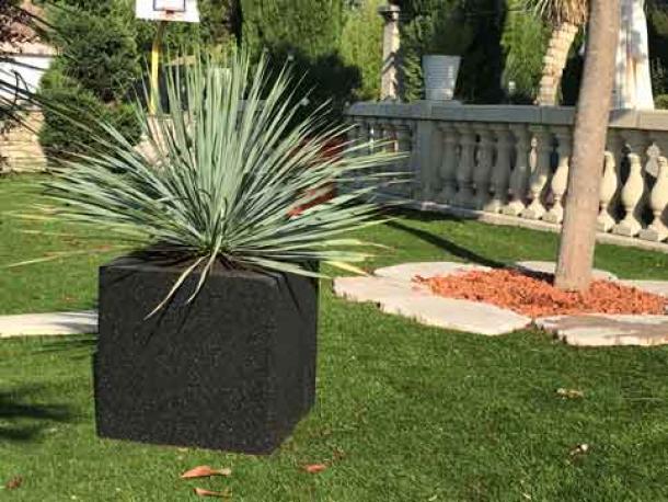 tabouret / jardiniere cube