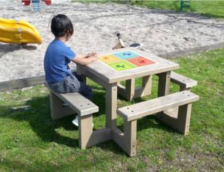 table pim pom jeux maternelle en plastique recycle