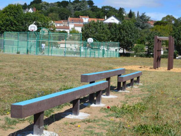 parcours sportif - plastique recyclé - poutre d'equilibre décalée 3