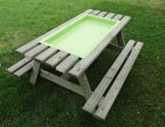 table de manipulation avec banquettes - maternelle