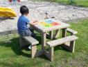TABLE PIM POM JEUX CRECHE EN PLASTIQUE RECYCLE