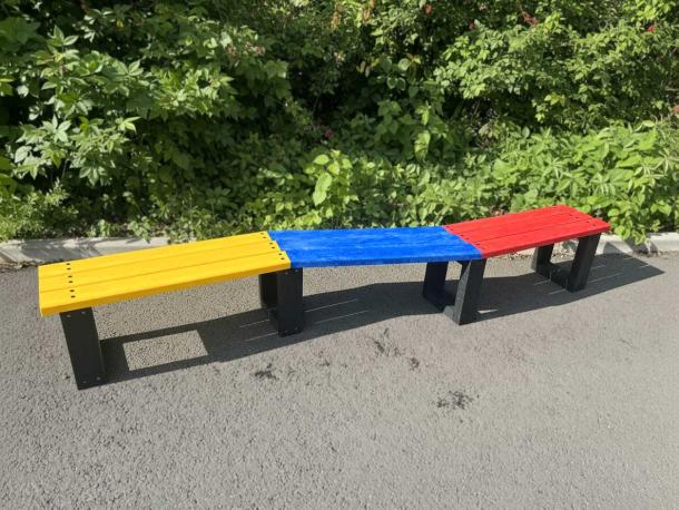 banquette zig zag color maternelle