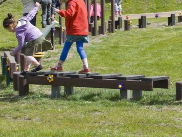 parcours kalou - l'echelle gp100e en plastique recycle 1/12 ans