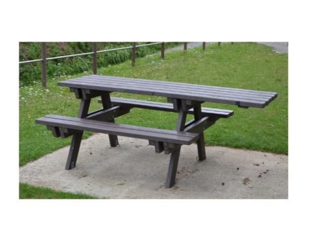 table pique nique bavardage pmr