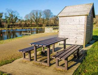 ensemble pique nique moderne en plastique recycle version banquettes - 200 cm