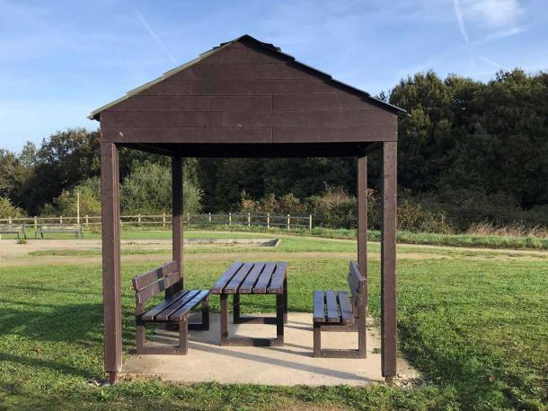abri de table en plastique recycle