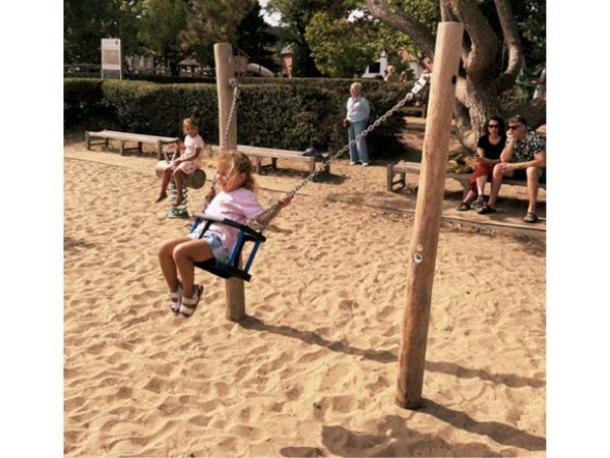 balancoire premier age en robinier - jusqu'a 4 ans