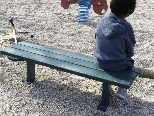 banquette bilba maternelle - acier et plastique recycle