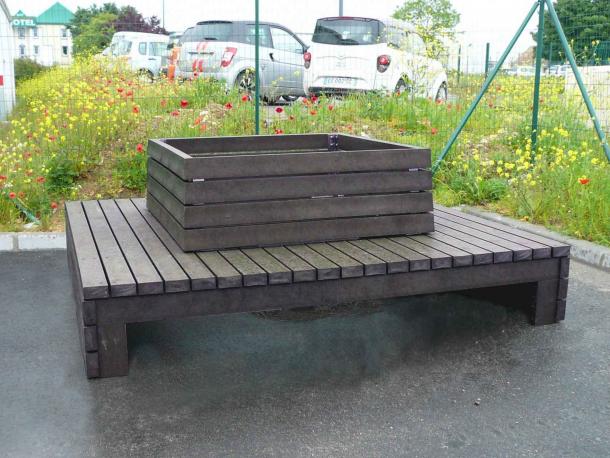 banc tour arbre emergence avec dossier en plastique recycle - primaire