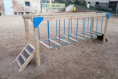 Jeux d'éveils et de motricité installé à l'école primaire du Sacré Coeur (26260)